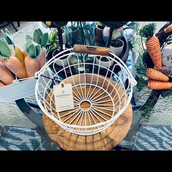 Small White Metal/Wood handle Hearth & Hand basket - Picture 10 of 11